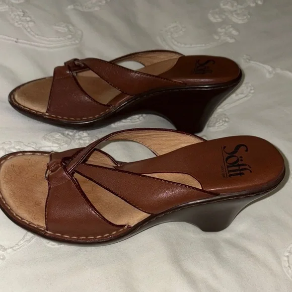Women's Sofft Brown Sandals - Picture 5 of 6